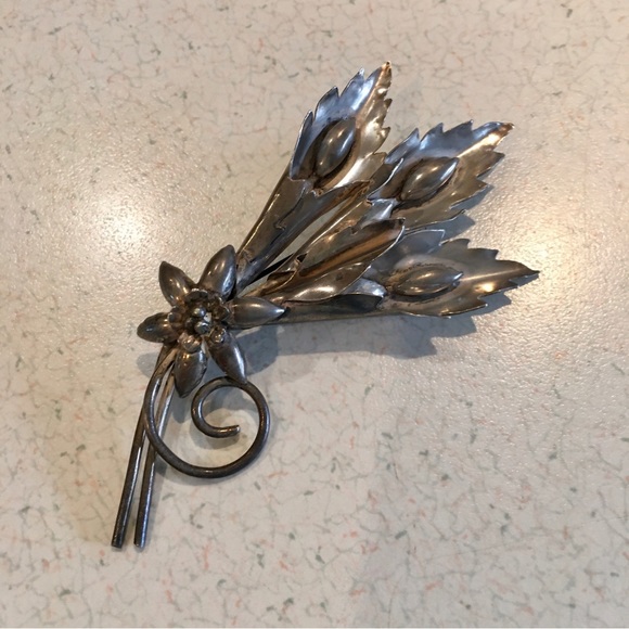 Vintage Coro Pegasus 1940s Sterling Silver Floral Bouquet Brooch WW2 Era - Picture 6 of 14